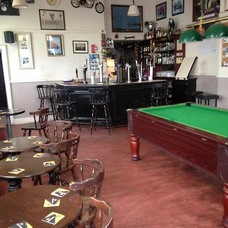 The West Of England Tavern Newport  Luaran gambar
